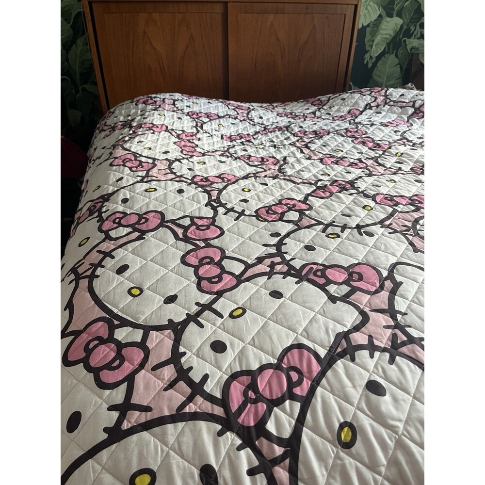 Hello Kitty Sanrio Pink Quilt Twin Full Reversible Bedspread 81x86 Jay Franco